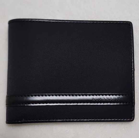 Burberry Men's Black Bifold Wallet NWOT - Picture 1 of 12